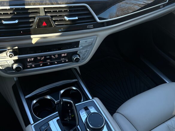 2017 BMW 7 серии 730d xDrive VI (G11/G12), серый, 3295000 рублей - вид 18