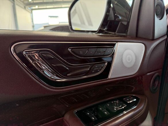 2019 Lincoln Navigator IV, чёрный, 7399000 рублей - вид 24
