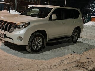 2015 Toyota Land Cruiser Prado 150 Series Рестайлинг 1, белый, 3700000 рублей, вид 2