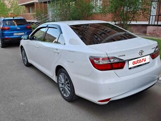 2016 Toyota Camry VII (XV50) Рестайлинг, белый, 2030000 рублей, вид 5