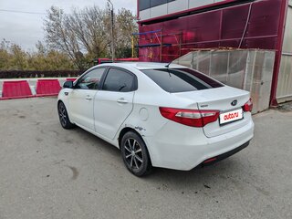 2013 Kia Rio III, белый, 490000 рублей, вид 4