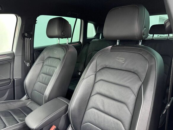 2021 Volkswagen Tiguan II Рестайлинг, белый, 4200000 рублей - вид 21