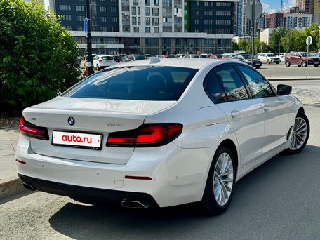 2020 BMW 5 серии 530i xDrive VII (G30/G31/G38) Рестайлинг, белый, 4850000 рублей, вид 5