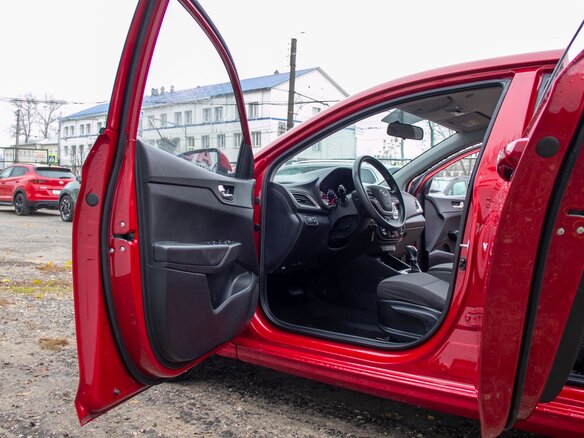2020 Hyundai Solaris II Рестайлинг, красный, 1257000 рублей - вид 17
