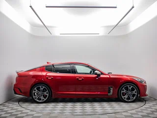 2019 Kia Stinger I, красный, 2910897 рублей, вид 4