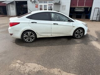 2015 Hyundai Solaris I Рестайлинг, белый, 548000 рублей, вид 2