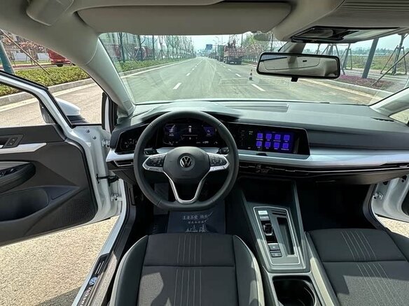2023 Volkswagen Golf VIII, белый - вид 15