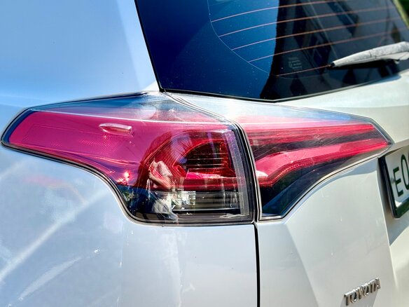 2017 Toyota RAV4 IV (XA40) Рестайлинг, белый, 2550000 рублей - вид 8