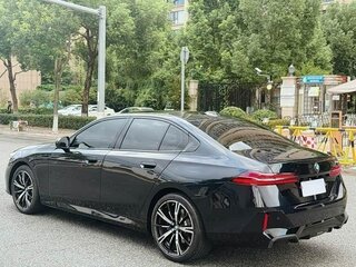 2026 BMW 5 серии 530i VIII (G60/G61/G68), чёрный, 6850000 рублей, вид 5