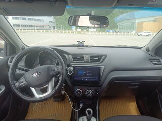 2014 Kia Rio 6-speed III, бежевый, 980000 рублей, вид 5