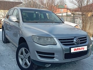2007 Volkswagen Touareg I Рестайлинг, серебристый, 850000 рублей, вид 1