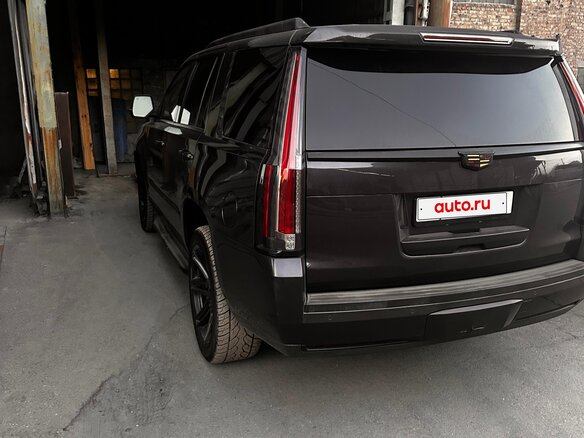2015 Cadillac Escalade IV, серый, 2200000 рублей - вид 3