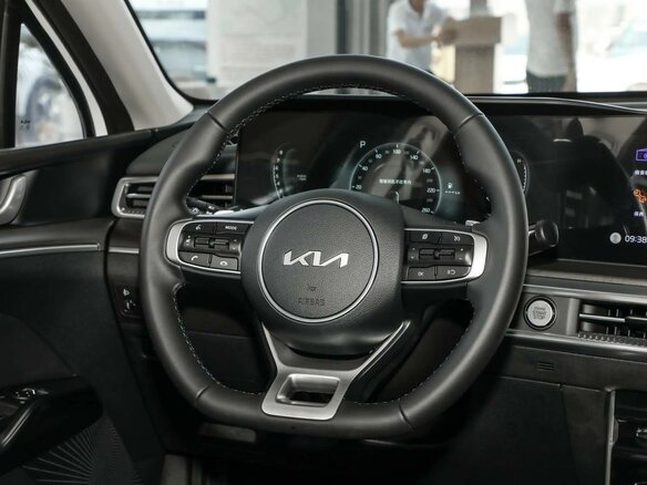 2025 Kia K5 III, белый, 3165000 рублей - вид 20
