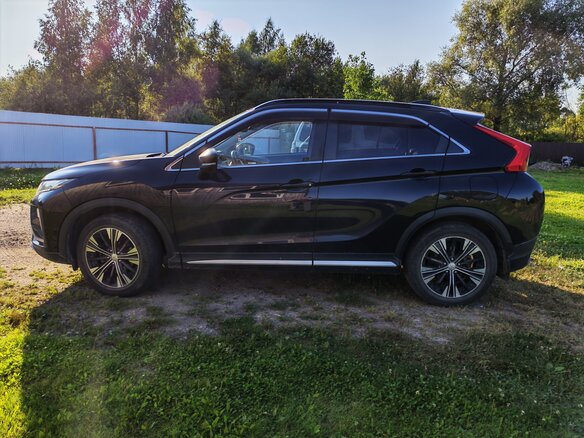 2019 Mitsubishi Eclipse Cross I, чёрный, 1800000 рублей - вид 3