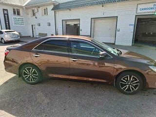 2018 Toyota Camry VII (XV50) Рестайлинг 2, коричневый, 2800000 рублей, вид 3