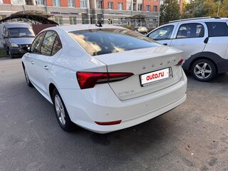 2021 Skoda Octavia IV (A8), белый, 2200000 рублей, вид 4