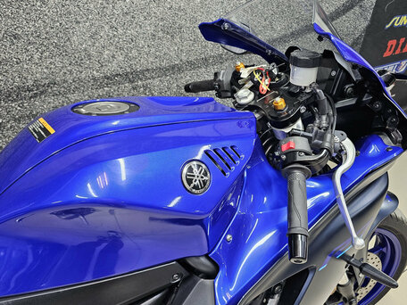 2022 Yamaha YZF-R7, синий, 799000 рублей, вид 3