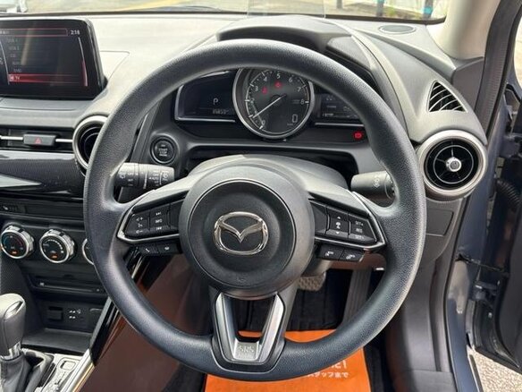 2022 Mazda 2 IV (XP21), серый, 900000 рублей - вид 10