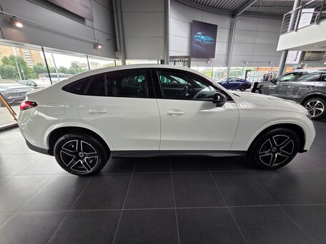 2025 Mercedes-Benz GLC Coupe 260 II (C254), белый, 7750000 рублей, вид 4