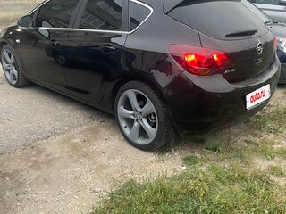 2010 Opel Astra J, чёрный, 750000 рублей, вид 4