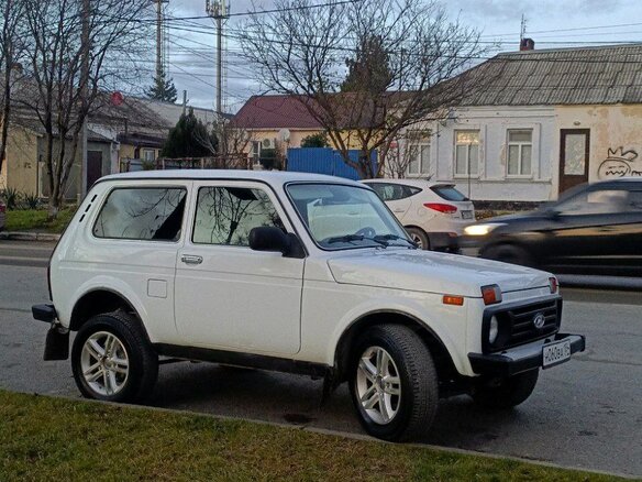2013 Lada (ВАЗ) 2121 (4x4) I Рестайлинг, белый, 480000 рублей - вид 7