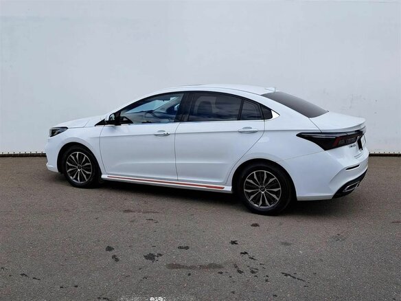 2023 Omoda S5, белый, 1450000 рублей - вид 6