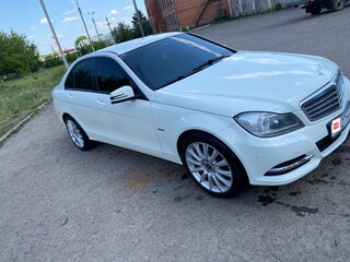 2011 Mercedes-Benz C-Класс 200 III (W204) Рестайлинг, белый, 1280000 рублей, вид 3