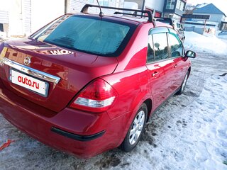 2010 Nissan Tiida I Рестайлинг, красный, 600000 рублей, вид 5