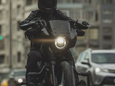 2018 Harley-Davidson Street Bob, чёрный, 1200000 рублей, вид 2