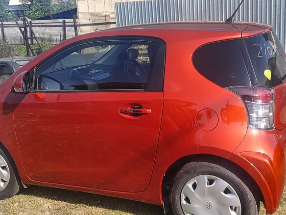 2013 Toyota iQ, оранжевый, 720000 рублей - вид 4