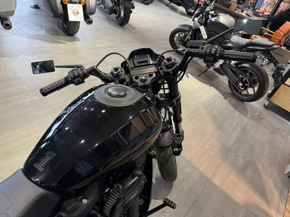 2018 Harley-Davidson FXDR 114, чёрный, 2400000 рублей - вид 8
