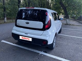 2017 Kia Soul II Рестайлинг, белый, 1250000 рублей, вид 3