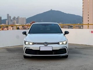 2022 Volkswagen Golf VIII, белый, 2000000 рублей, вид 2