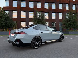 2024 BMW 5 серии 520i VIII (G60/G61/G68), серый, 7850000 рублей, вид 1