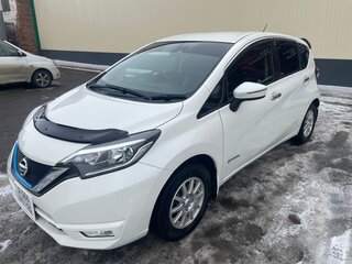 2017 Nissan Note e-Power II Рестайлинг, белый, 1050000 рублей, вид 1