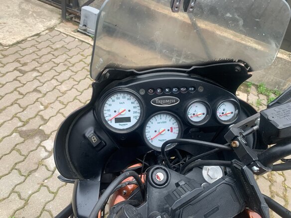 2005 Triumph Tiger 955i, коричневый, 415000 рублей - вид 7