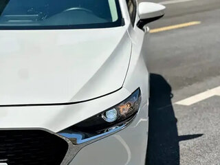 2023 Mazda 3 Axela IV (BP), белый, 1380300 рублей, вид 3