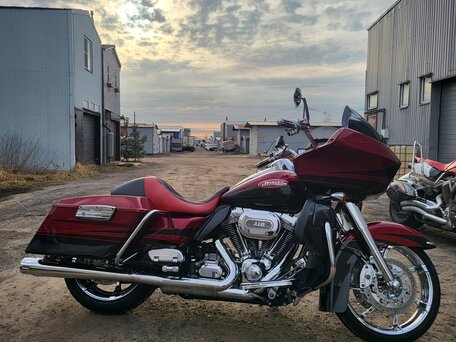 2011 Harley-Davidson CVO Road Glide, красный, 1650000 рублей, вид 5