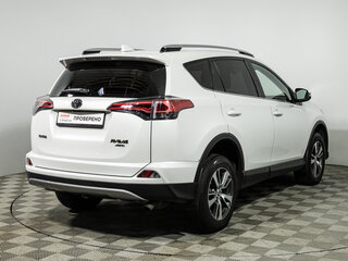 2018 Toyota RAV4 IV (XA40) Рестайлинг, белый, 1949700 рублей, вид 5