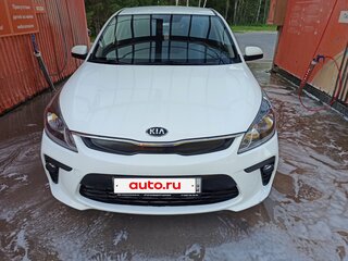 2017 Kia Rio IV, белый, 1050000 рублей, вид 1
