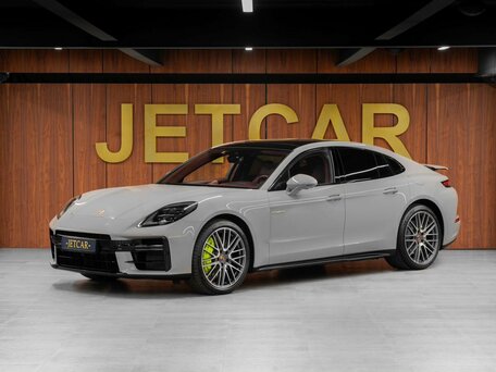 Porsche Panamera III