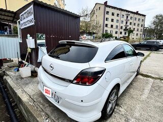 2010 Opel Astra GTC H Рестайлинг, белый, 650000 рублей, вид 5