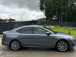 2021 Skoda Octavia IV (A8), серый, 1600000 рублей, вид 5