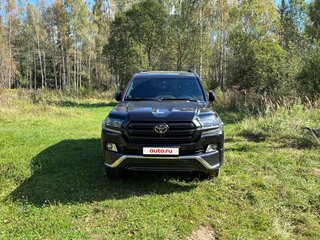 2017 Toyota Land Cruiser 200 Series Рестайлинг 2, чёрный, 5440000 рублей, вид 1