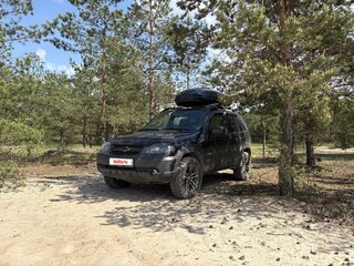 2017 Chevrolet Niva I Рестайлинг, чёрный, 780000 рублей, вид 3