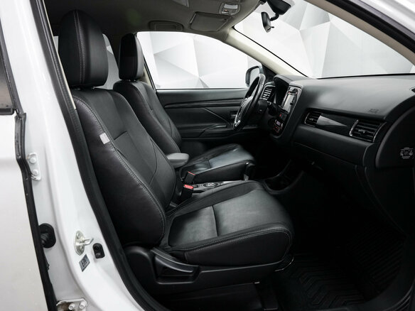 2016 Mitsubishi Outlander III Рестайлинг 2, белый - вид 12