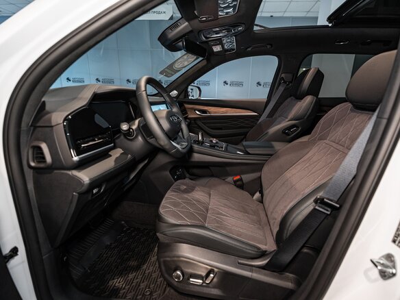 2026 Geely Monjaro I Рестайлинг, белый - вид 13