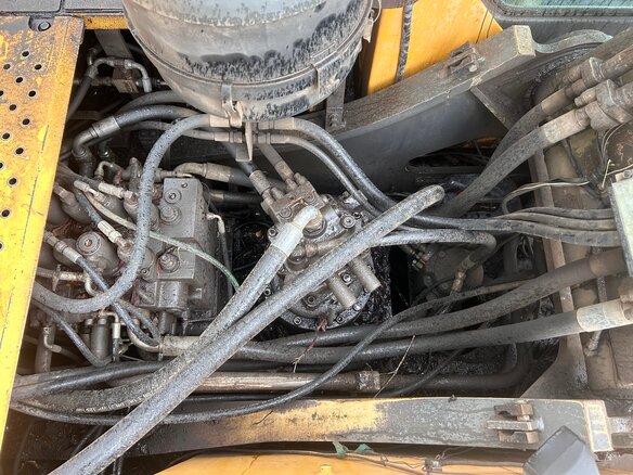 2010 Volvo EC, жёлтый, 6500000 рублей - вид 8