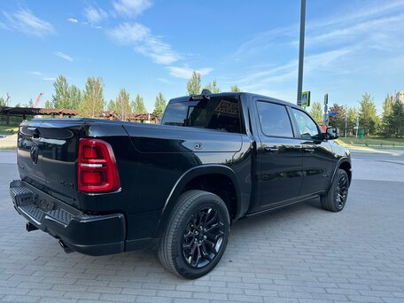2026 Ram 1500 Crew Cab eTorque V Рестайлинг, чёрный, 10899000 рублей, вид 4