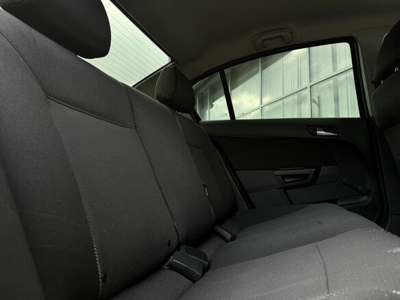2011 Opel Astra H Рестайлинг, чёрный - вид 10